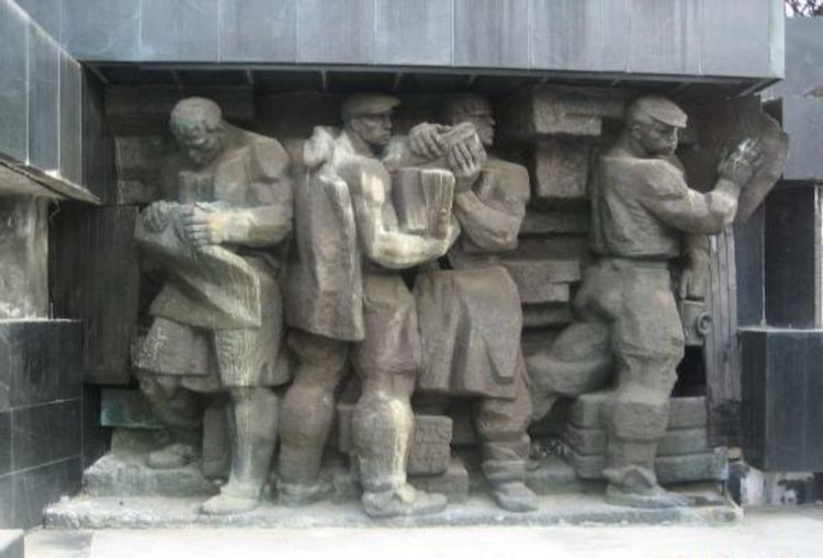  Интелектуалци и общественици искат да се реновира Мемориала на миньорския труд в Перник 