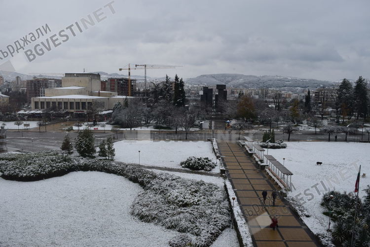 Жълт код за обилни снеговалежи в областта, в Кърджали ще превали за кратко