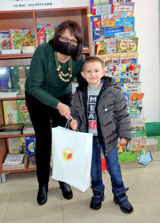 5-годишен изчете 118 книги от градската библиотека - връчиха награди на читатели