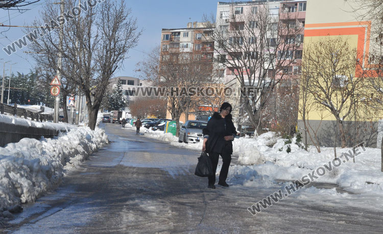 Хасковлии се жалваха от непочистени тротоари, трима пострадаха