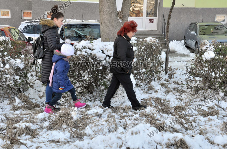 Хасковлии се жалваха от непочистени тротоари, трима пострадаха