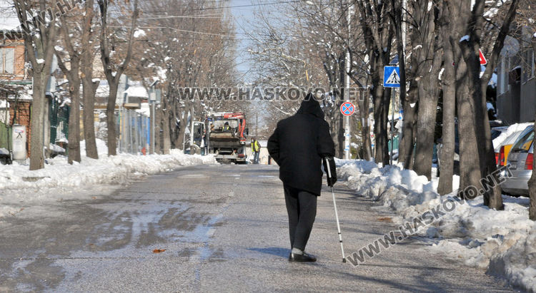 Хасковлии се жалваха от непочистени тротоари, трима пострадаха