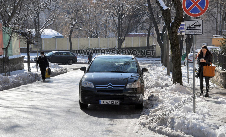 Хасковлии се жалваха от непочистени тротоари, трима пострадаха