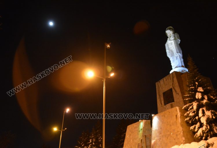 Наблюдаваме Вълчата Луна тази вечер