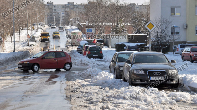 Хасковлии се жалваха от непочистени тротоари, трима пострадаха