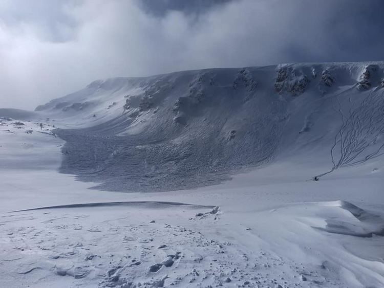 Огромна лавина падна над хижа „Рилски езера” 