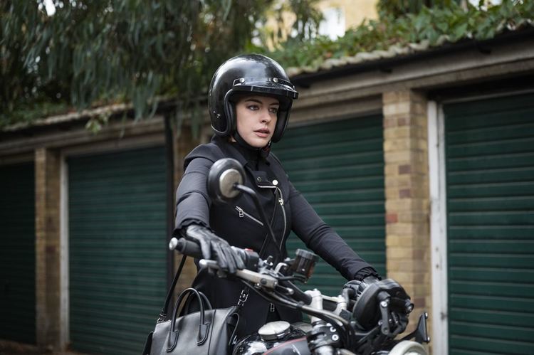 Анн Хатауей краде скъп диамант в „Локдаун“