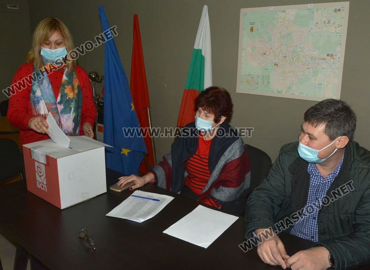 123 делегати от БСП-Хасково гласуваха за 8 кандидат-депутати