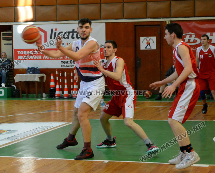 Хасково лидер на Б група Юг в баскетболното първенство