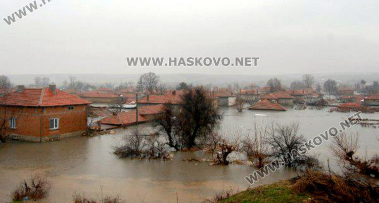 Опасност от наводнения в нощта срещу 1 февруари във водосборите на Марица, Арда, Доспат, Места и Струма