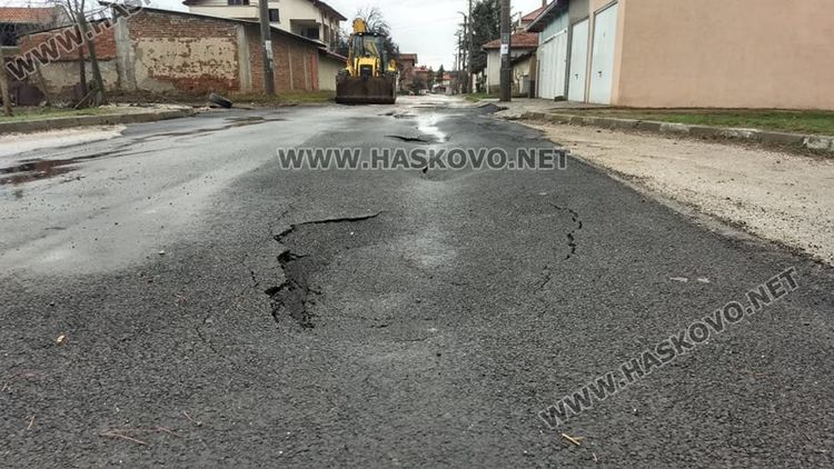 Пропадна преасфалтирана улица с нова канализация в „Болярово“