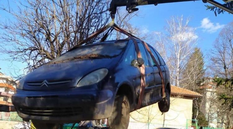 Принудително премахване на автомобили в Перник
