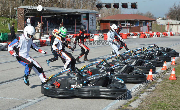 6 отбора се включиха в 4-часово картинг състезание