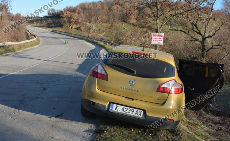 Двама мотористи пострадаха, единият се блъсна в кола