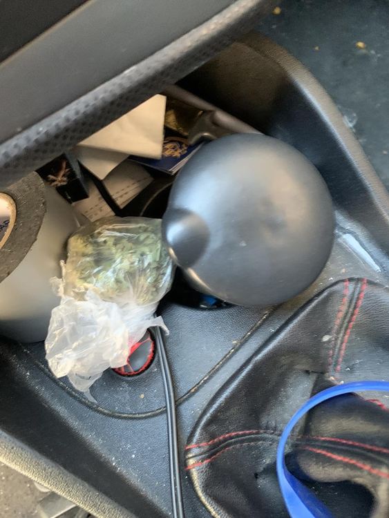 Марихуана, амфетамин и синтетична дрога иззеха при проверки полицейски служители в Пловдив, четирима са задържани