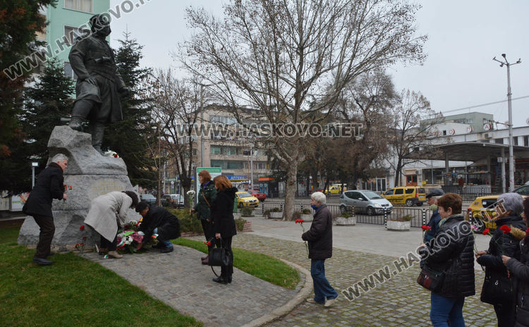В Хасково почетоха 121 г. от смъртта на Капитан Петко войвода
