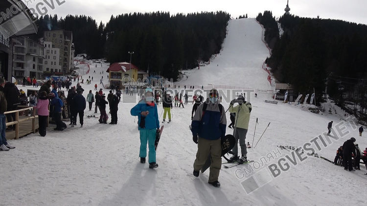 На лифта в Пампорово само с маски, раздават ги безплатно