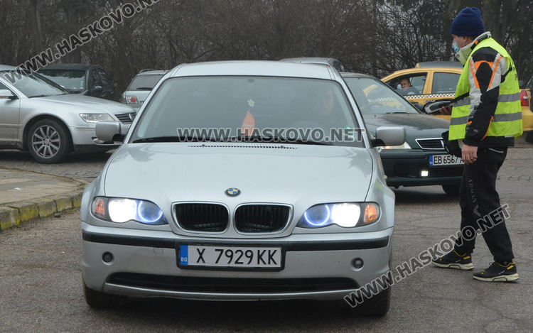 Заработи автопазарът в Димитровград, проверяваха за маски