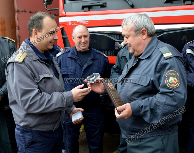В Хасково ритуално изкъпаха пожарникар с 38 г. служба