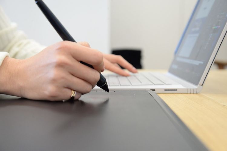 Социален работник, графичен дизайнер и десетки товарачи търси бизнесът в Димитровград