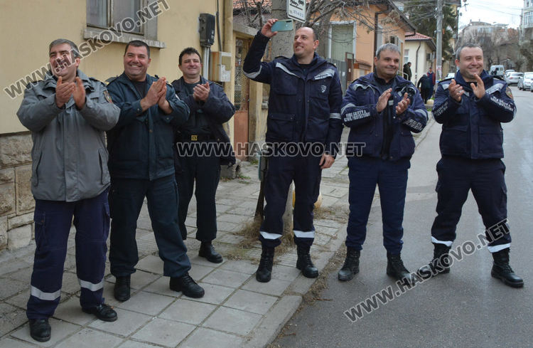 В Хасково ритуално изкъпаха пожарникар с 38 г. служба