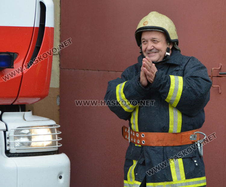 Никола Назъров