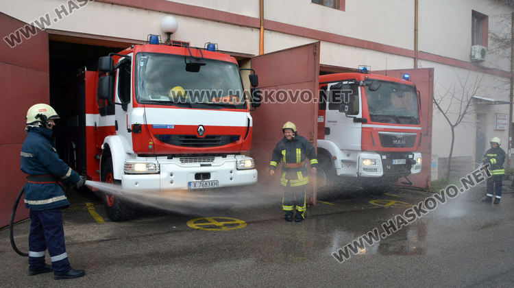 В Хасково ритуално изкъпаха пожарникар с 38 г. служба