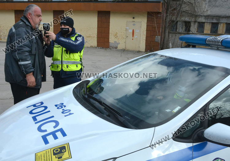 Полицейска акция спипа камион с прекратена регистрация край Баните