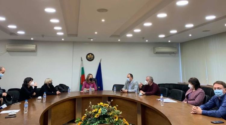 Наблюдава се плавно покачване на броя заболели от COVID-19 в област Пловдив, хоспитализираните също са се увеличили