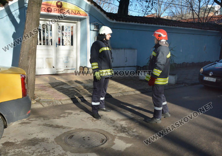 Викнаха пожарната заради мирис на газ от шахта