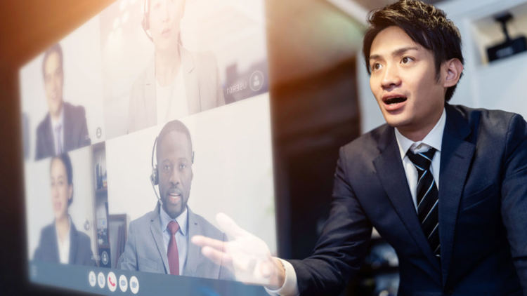 Между два свята