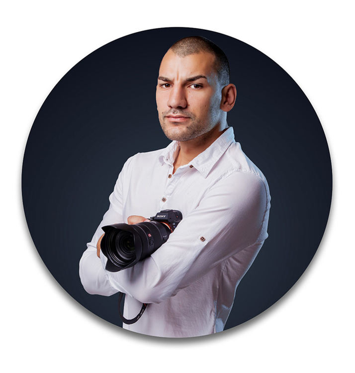 Видеограф, работил с Мария Бакалова, с авторски проект за 14 февруари в Димитровград