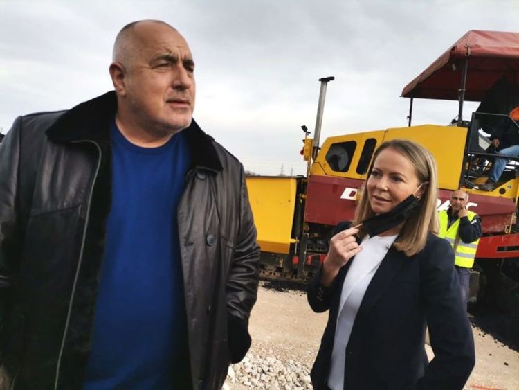 Премиерът Бойко Борисов провери изграждането на локалните платна на пътя Асеновград - Пловдив