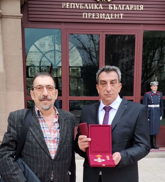  Атанас Балабанов /вляво/ и Иван Бунков, гл.ледакро на в-к "Нов живот"-дългогодишен приятел и саратник на Ивайло Балабанов