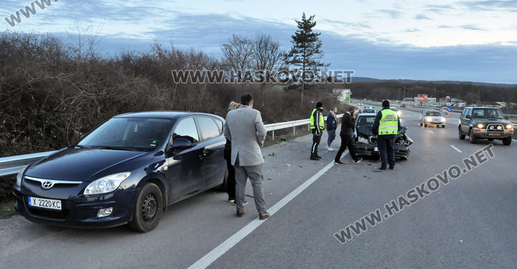 Мъж пострада при катастрофа между Хюндай и Мерцедес