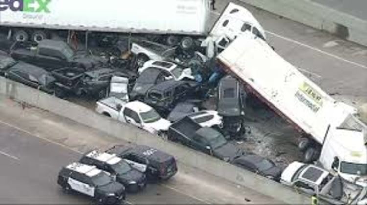 Катастрофа с над 130 коли, шестима загинали, десетки ранени в Тексас