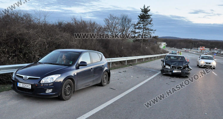 Мъж пострада при катастрофа между Хюндай и Мерцедес