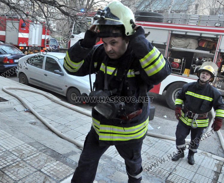 Задимяване в апартамент в "Орфей" вдигна на крак пожарна и полиция
