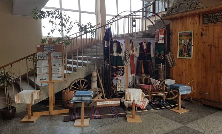 Златаровци с  етнографска изложба  и изложба от минерали  по случай патронния празник