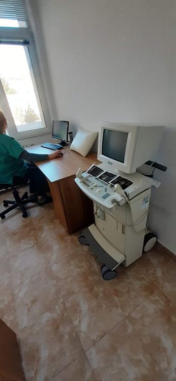 Доц. д-р Андрей Кехайов с дарение за МБАЛ „Братан Шукеров“ 