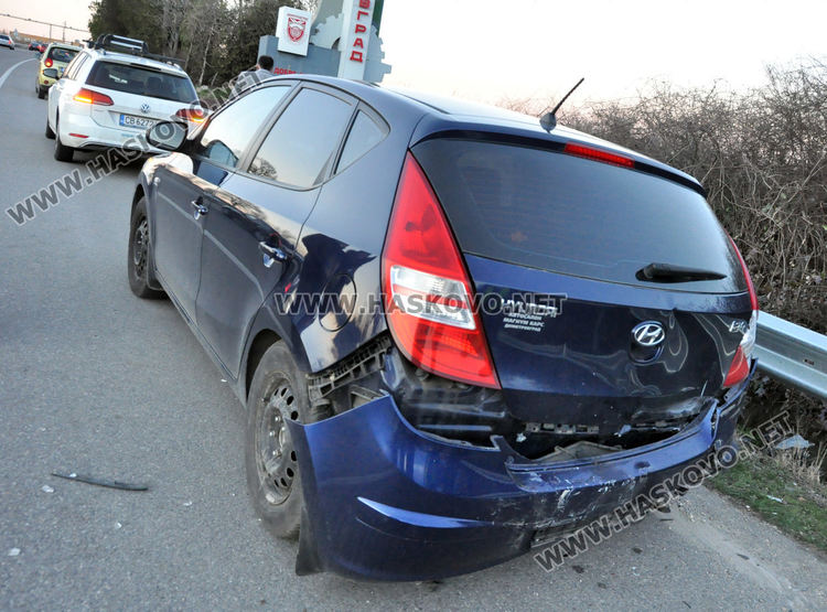 Мъж пострада при катастрофа между Хюндай и Мерцедес