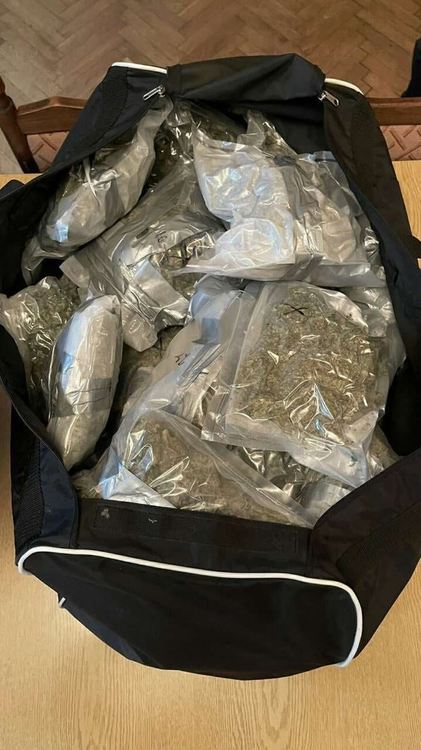 Димитровградски полицаи задържаха турски гражданин с дрога за близо 50 000 лв