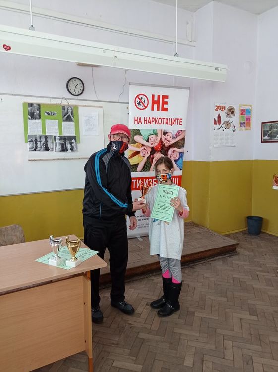 Шахматен турнир и дуел в ОУ "Проф.д-р Асен Златаров" в чест на патрона