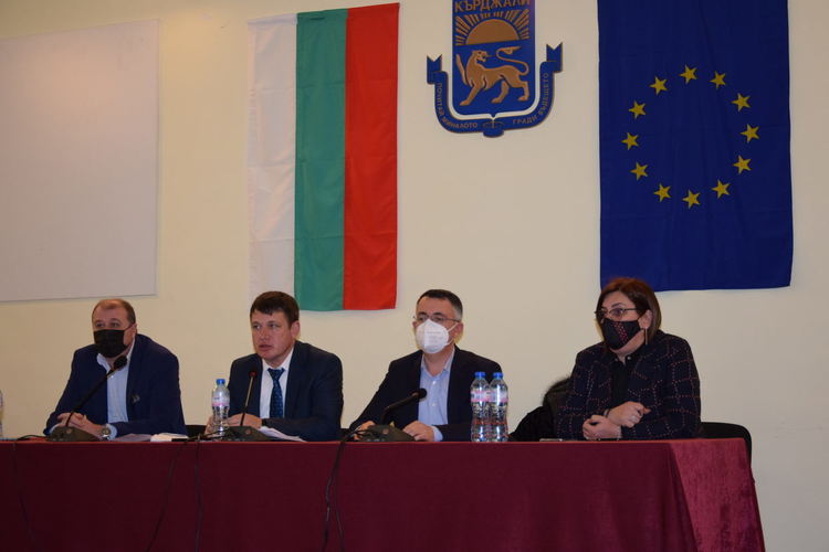 Областният съвет на ДПС-Кърджали номинира единодушно Мустафа Карадайъ за водач на листата