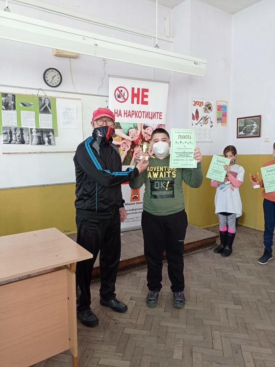 Шахматен турнир и дуел в ОУ "Проф.д-р Асен Златаров" в чест на патрона