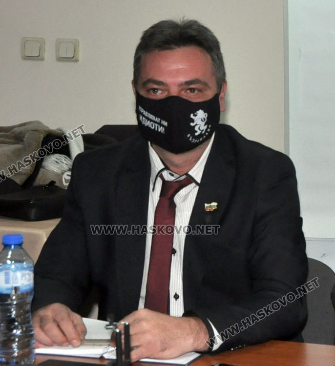 Във „Възраждане“ определиха водачите на листи, излизат на изборите сами