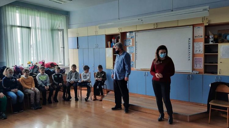 Психолози изнесоха лекция пред четвъртокласници в ОУ "Иван Вазов"