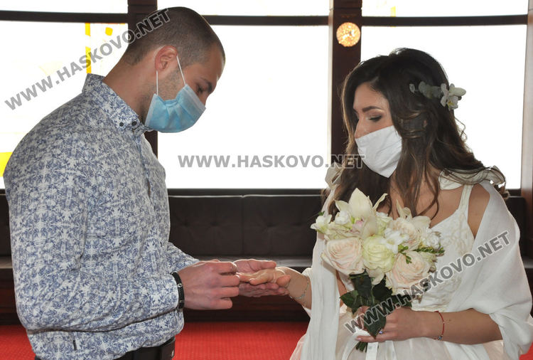 Пет сватби в Хасково в Деня на влюбените