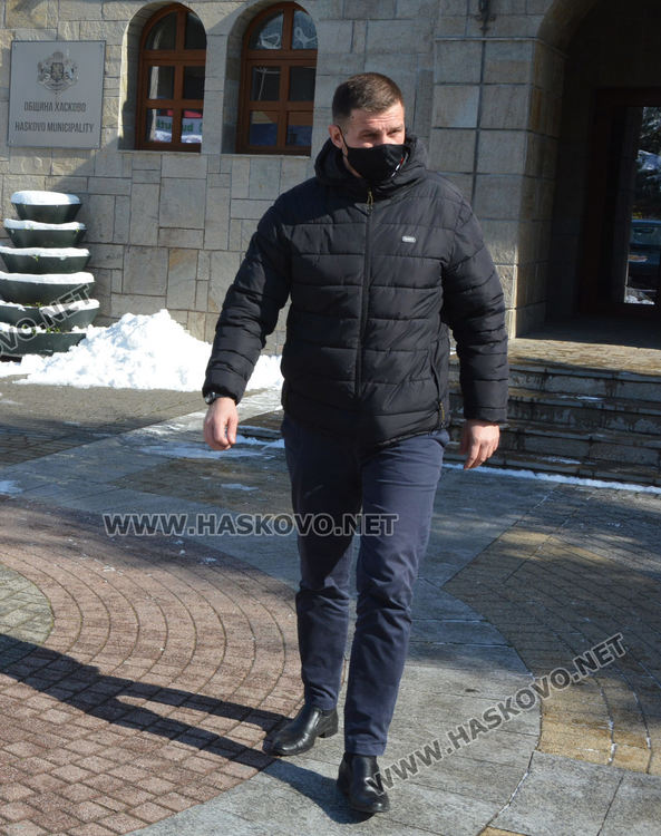 Четирима недоволни от снегопочистването в Хасково. Кметът: Градът е изчистен добре