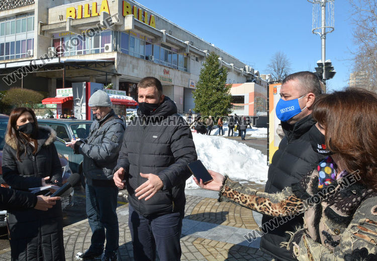 Четирима недоволни от снегопочистването в Хасково. Кметът: Градът е изчистен добре